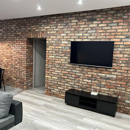 Raciborska Royal Apartment - Miejsce Parkingowe Na Parkingu Strzezonym Gliwice Luaran gambar