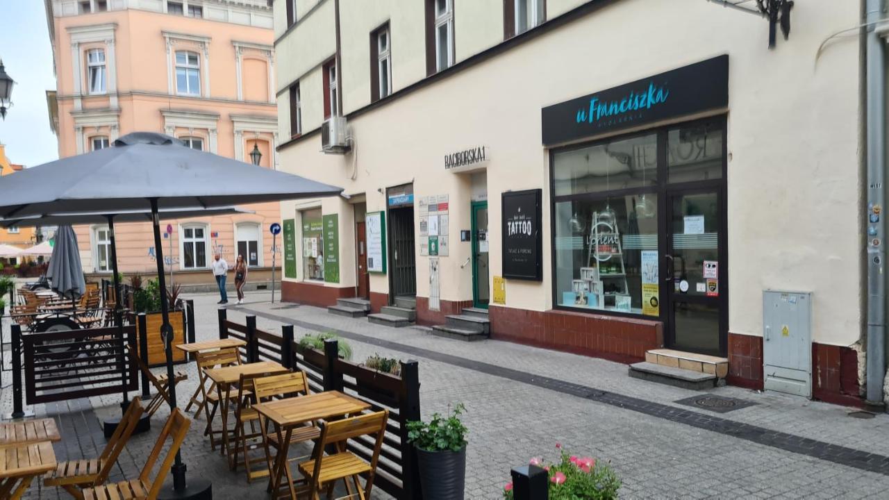Raciborska Royal Apartment - Miejsce Parkingowe Na Parkingu Strzezonym Gliwice Luaran gambar
