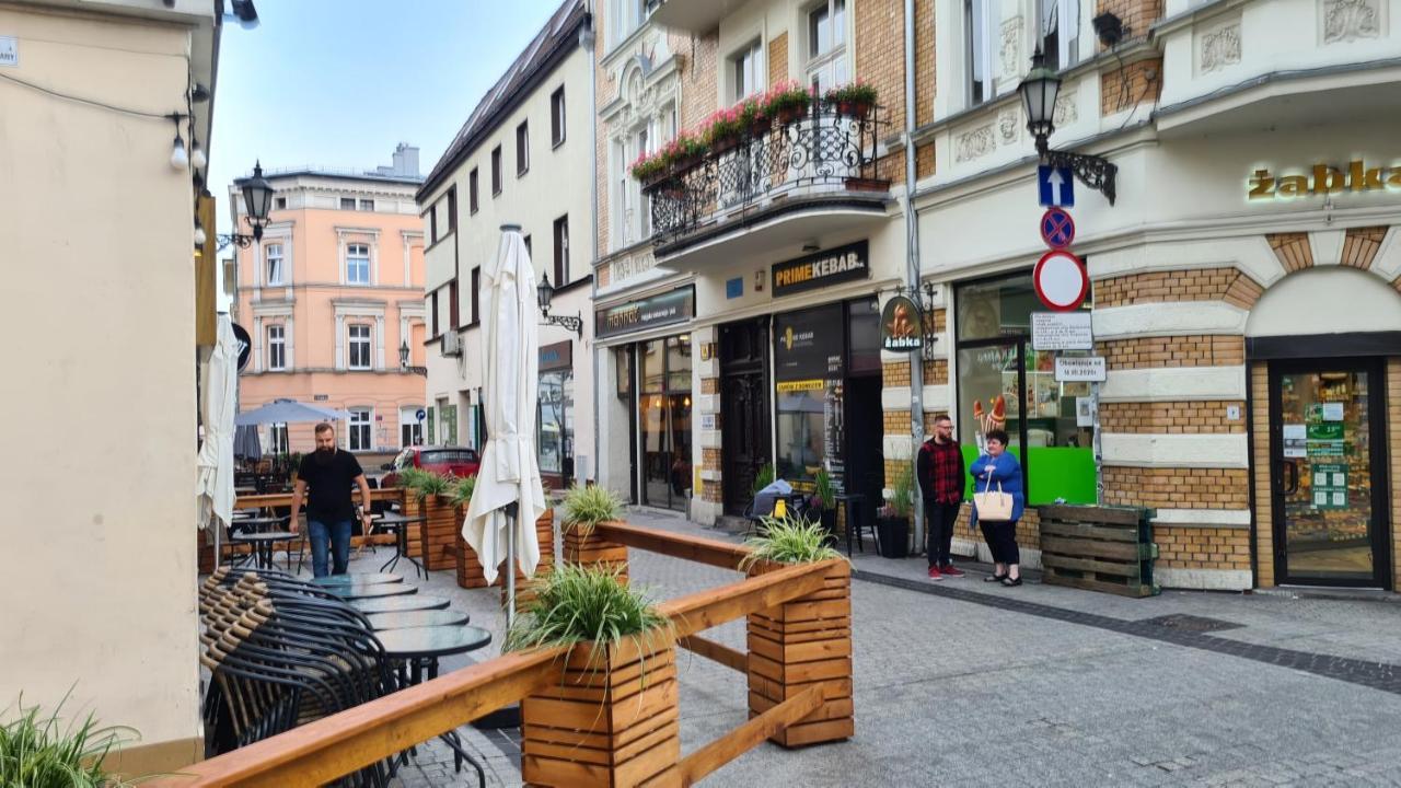 Raciborska Royal Apartment - Miejsce Parkingowe Na Parkingu Strzezonym Gliwice Luaran gambar
